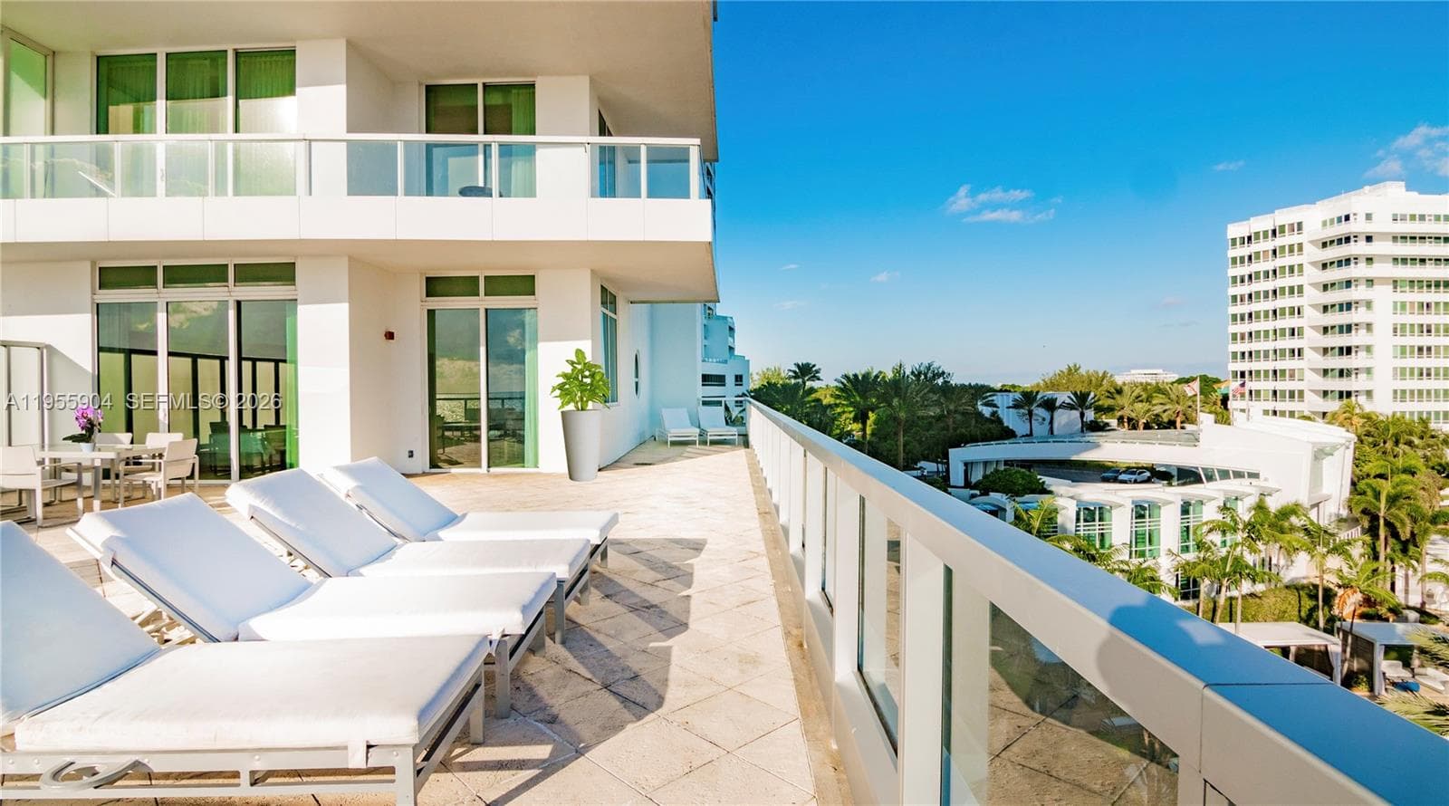 4391 Collins Ave 5