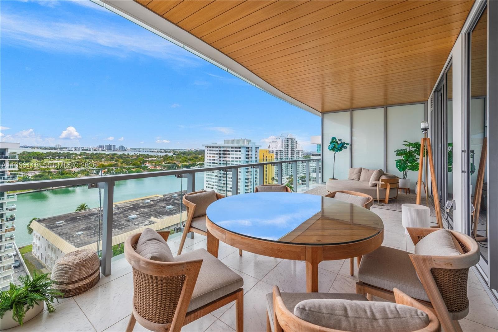 5775 Collins Ave 1405 photo 3