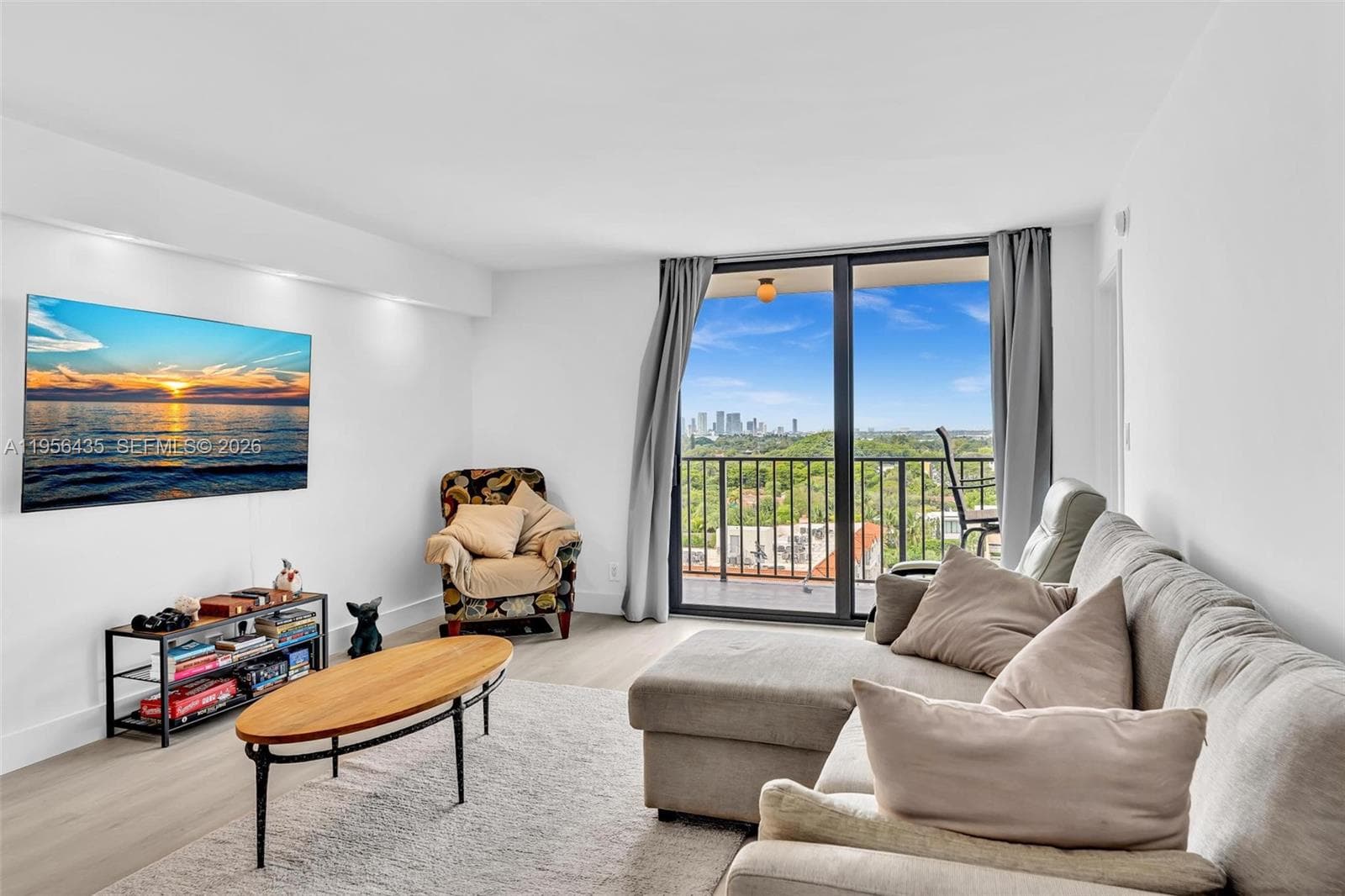 2625 Collins Ave 1109 photo 6