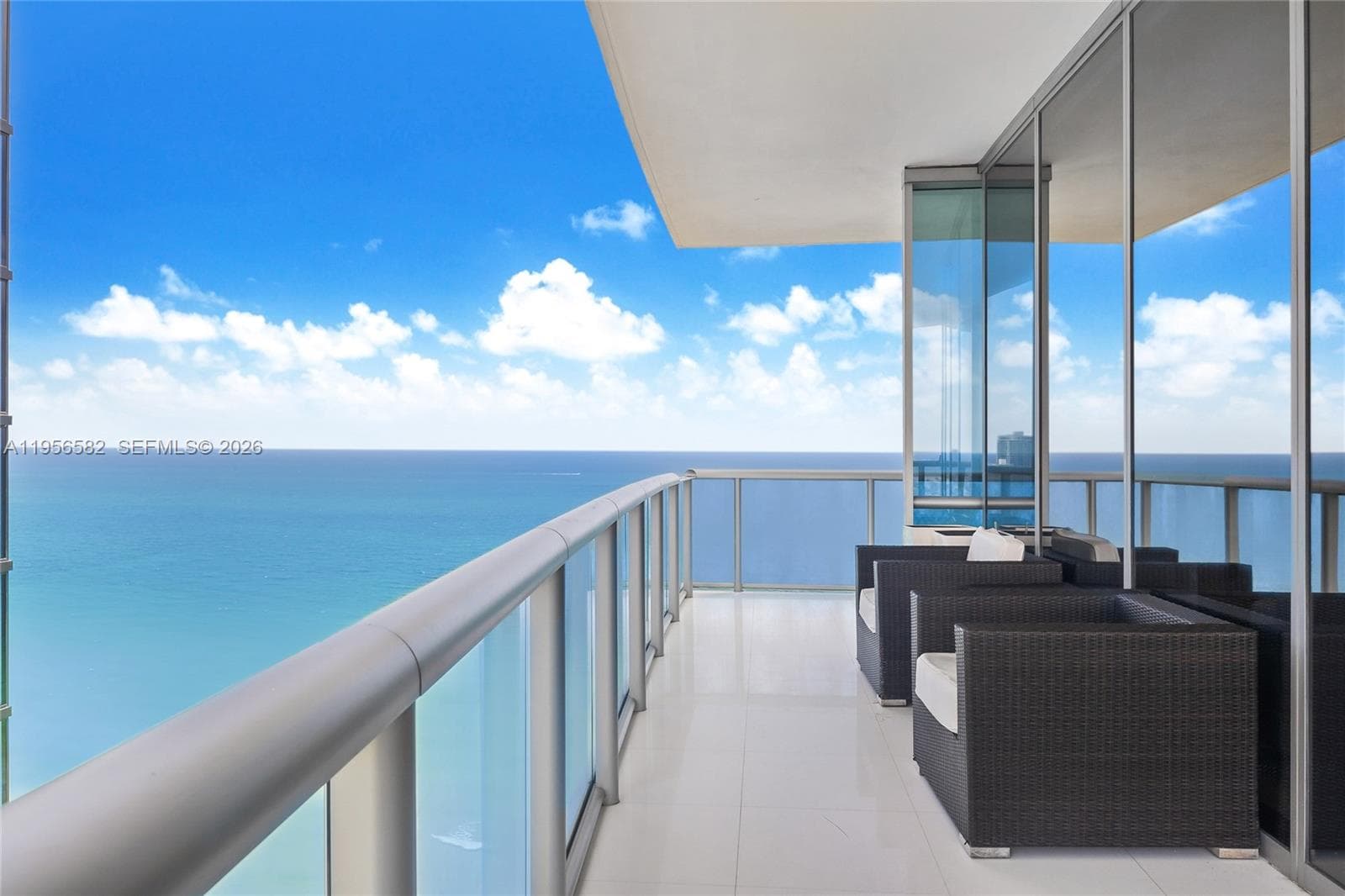 17121 Collins Ave 4