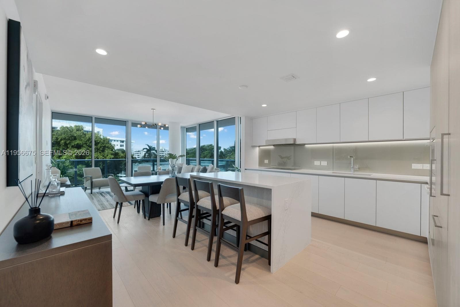9221 E Bay Harbor Drive 412 photo 6