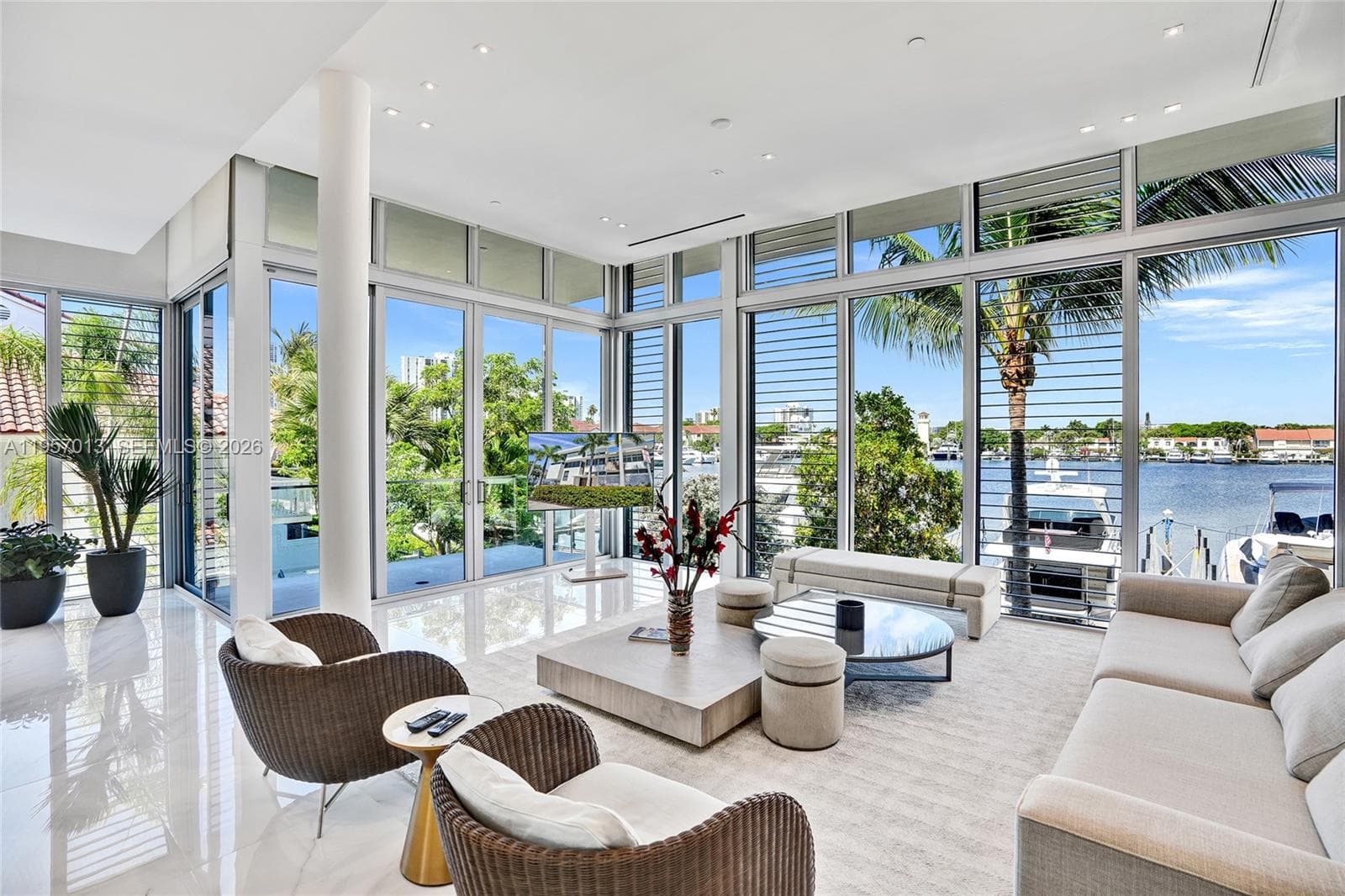 3750 Yacht Club Dr 5