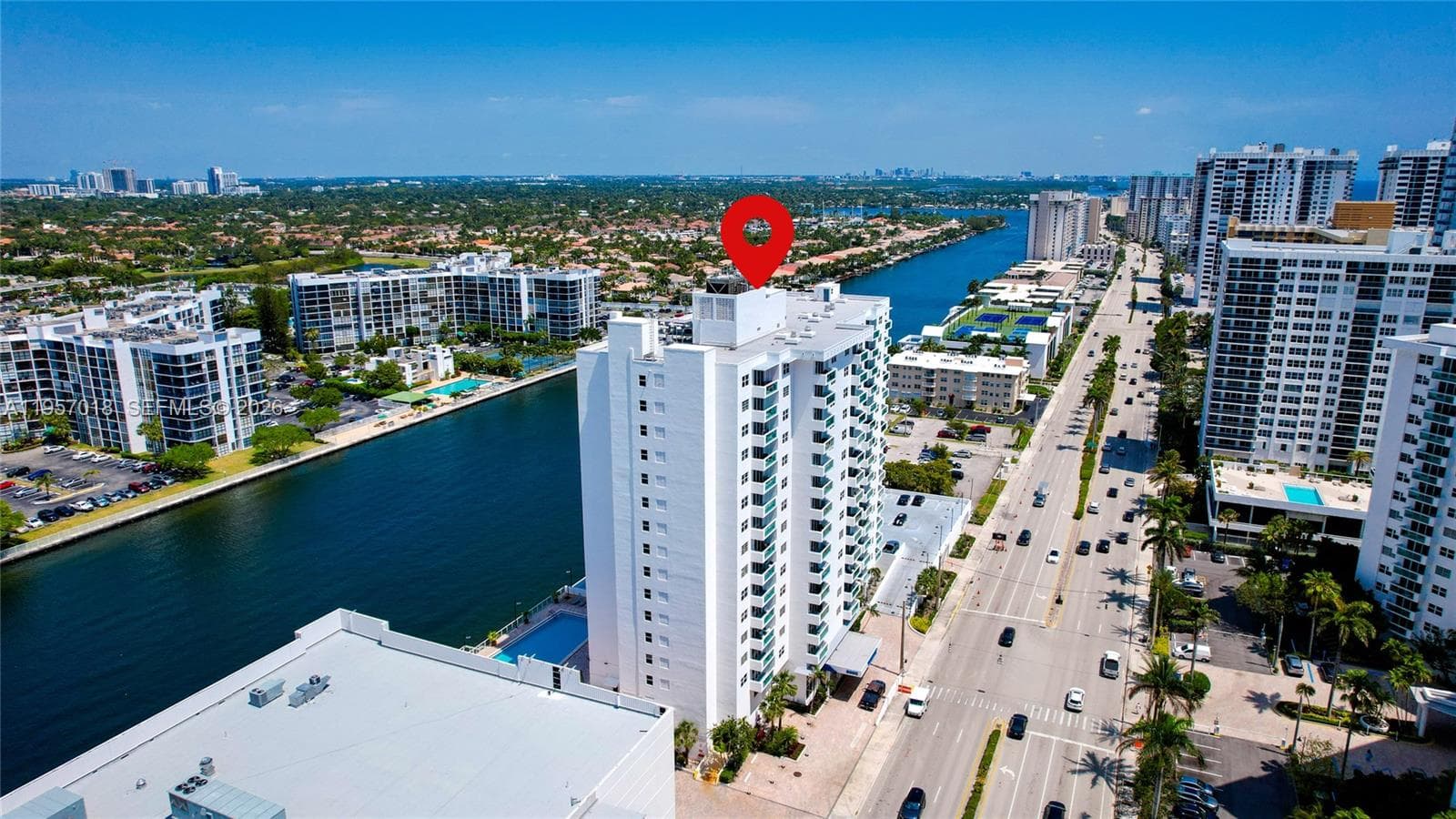 3000 S OCEAN DR 1006 photo 2