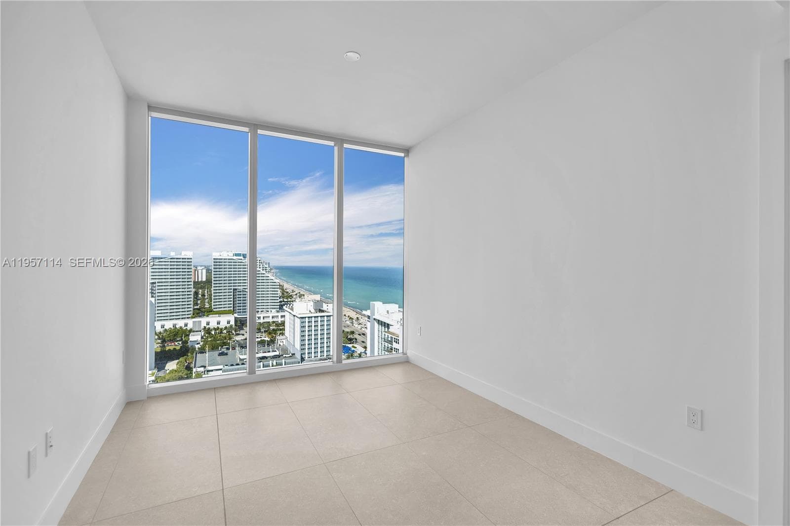 151 SEABREEZE BLVD 2003E photo 12