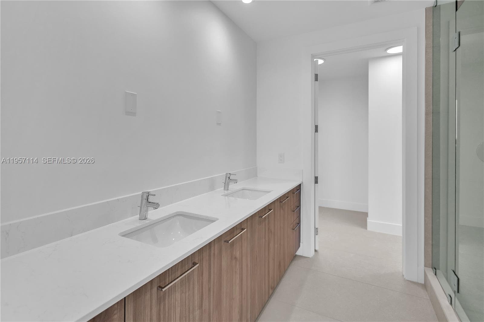 151 SEABREEZE BLVD 2003E photo 10