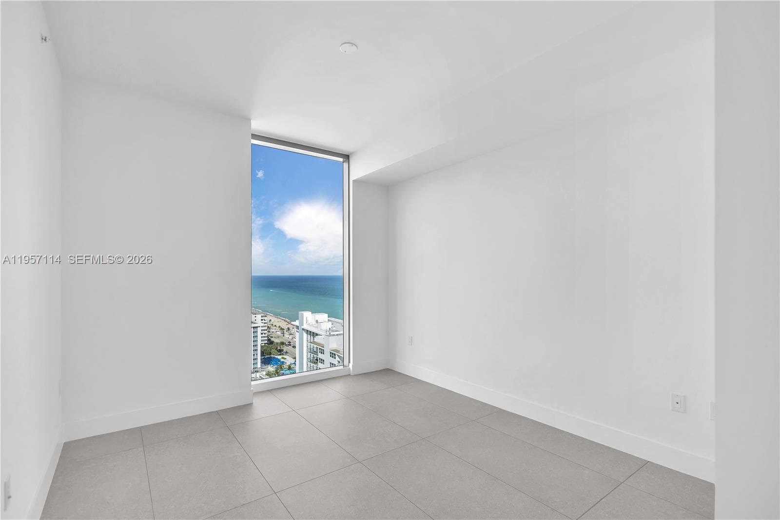 151 SEABREEZE BLVD 2003E photo 15