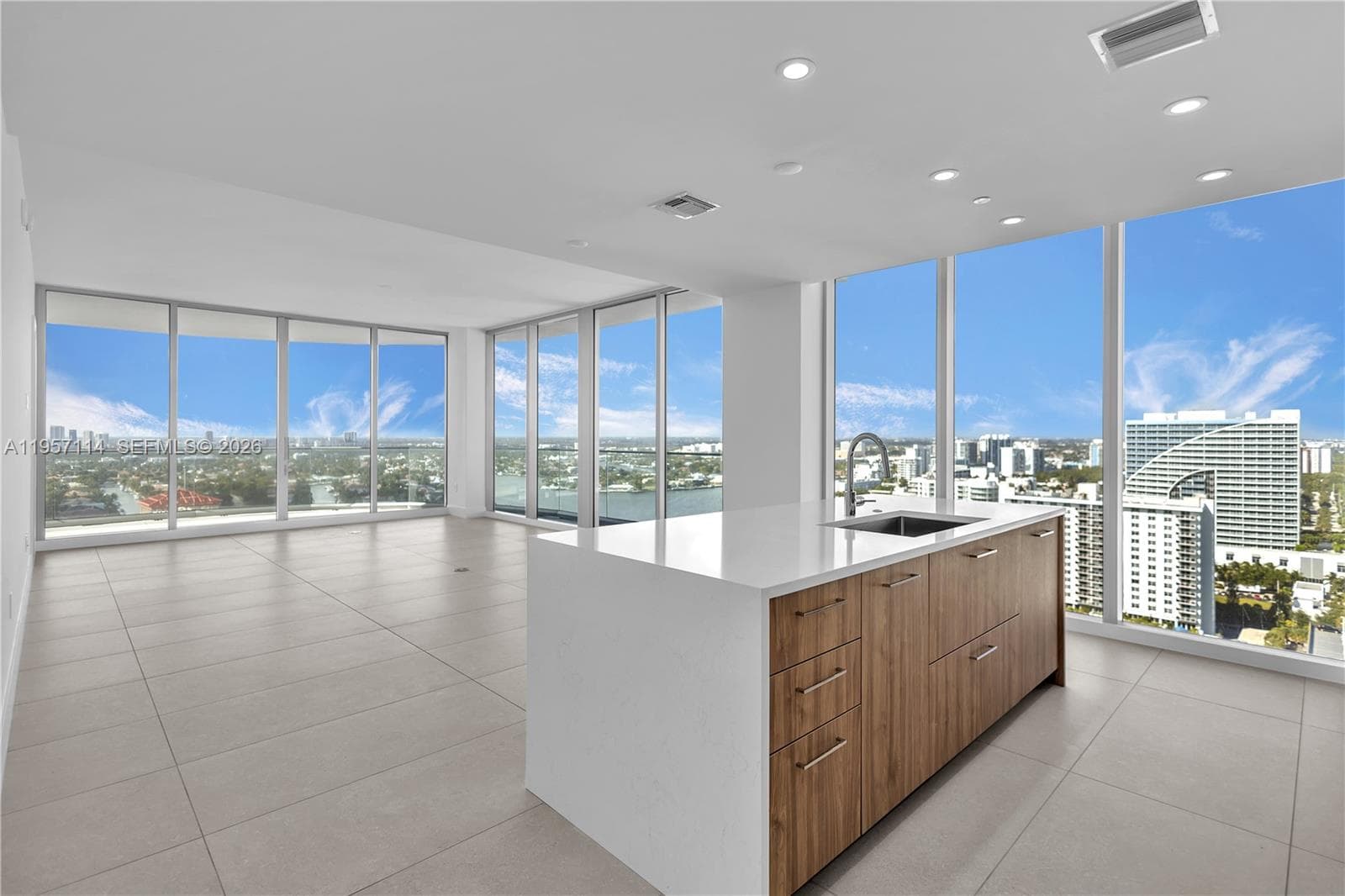 151 SEABREEZE BLVD 4