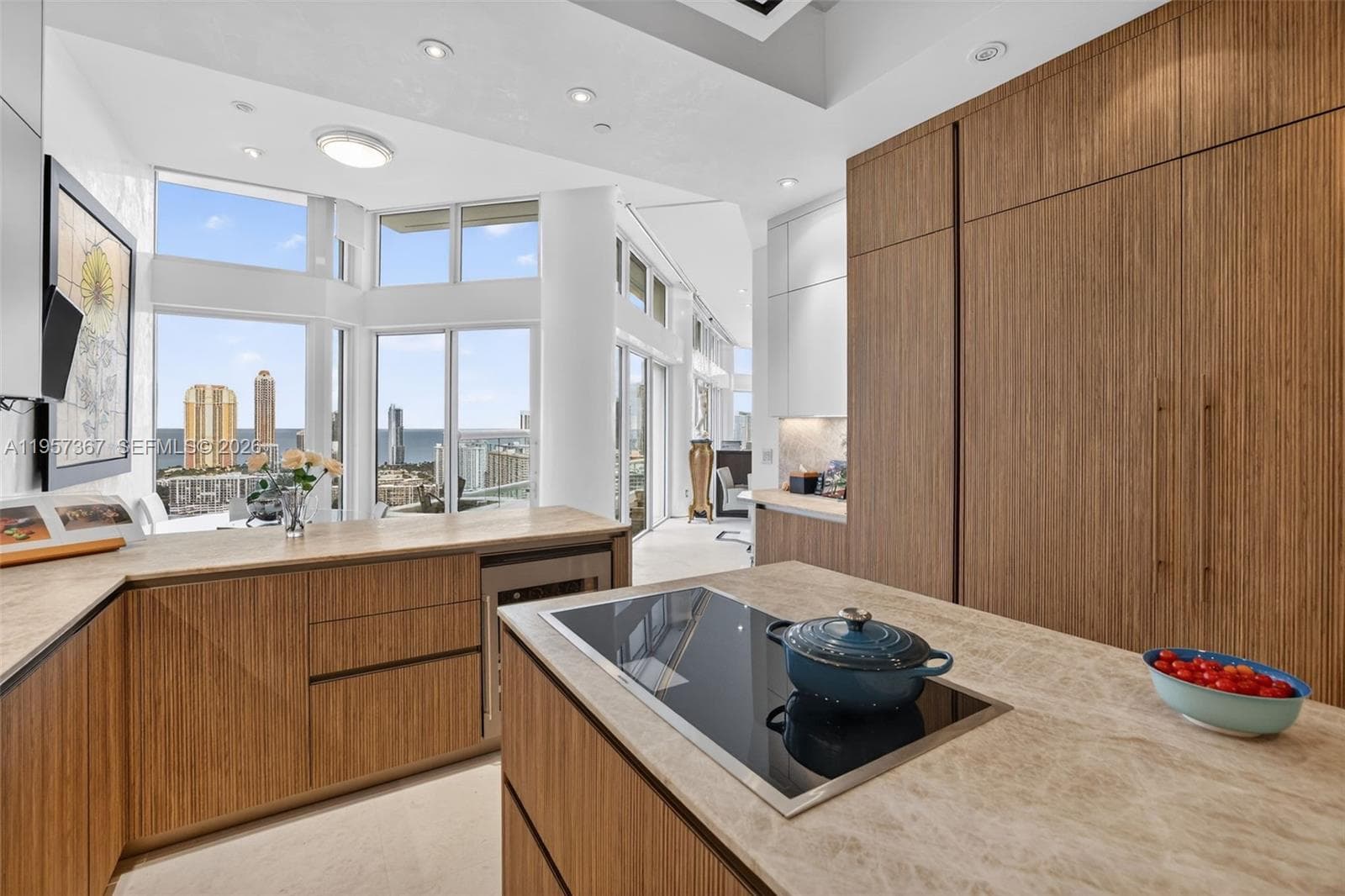 2600 Island Blvd PH-1 photo 15