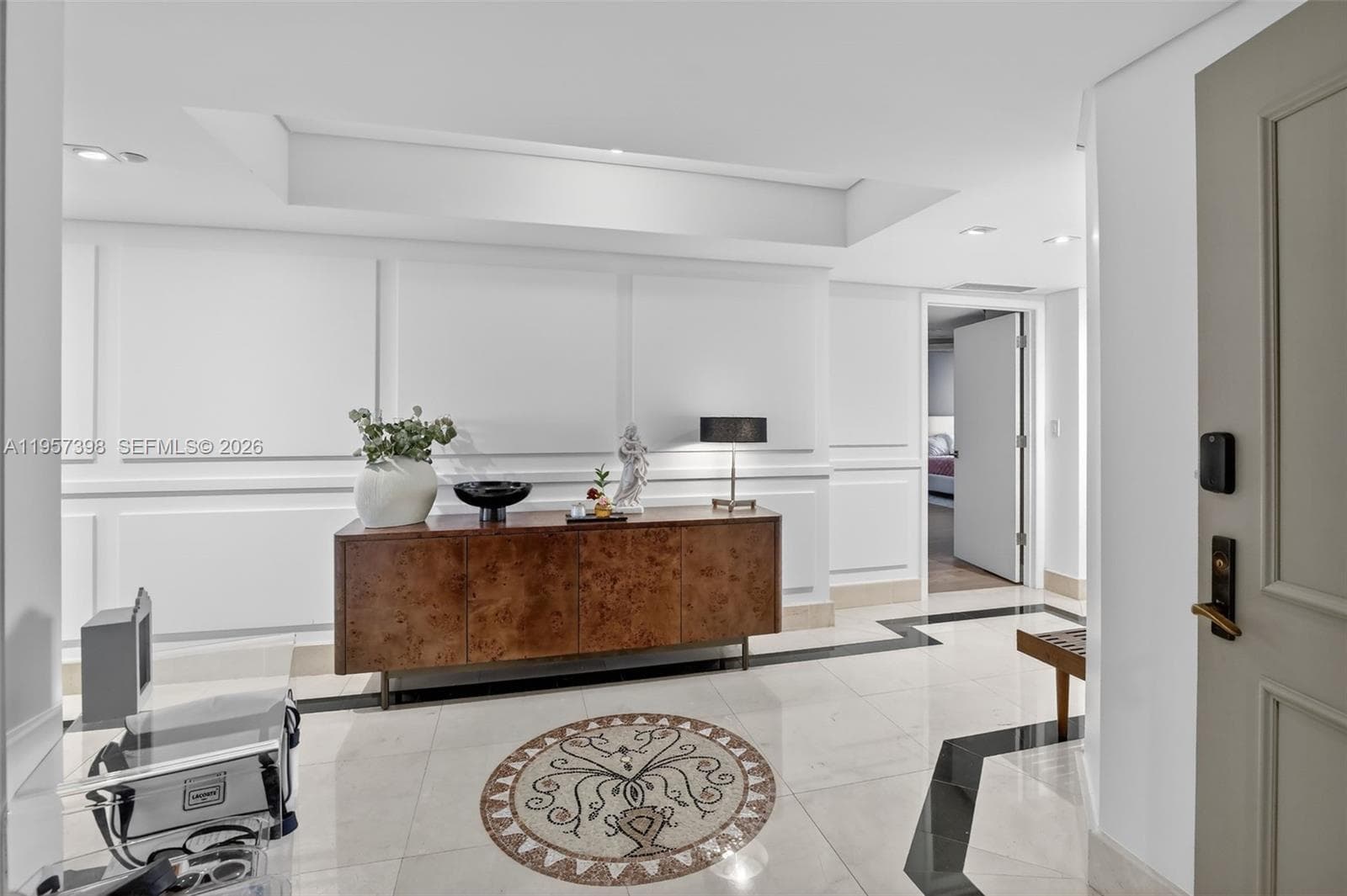 7000 Island Blvd 1109 photo 3