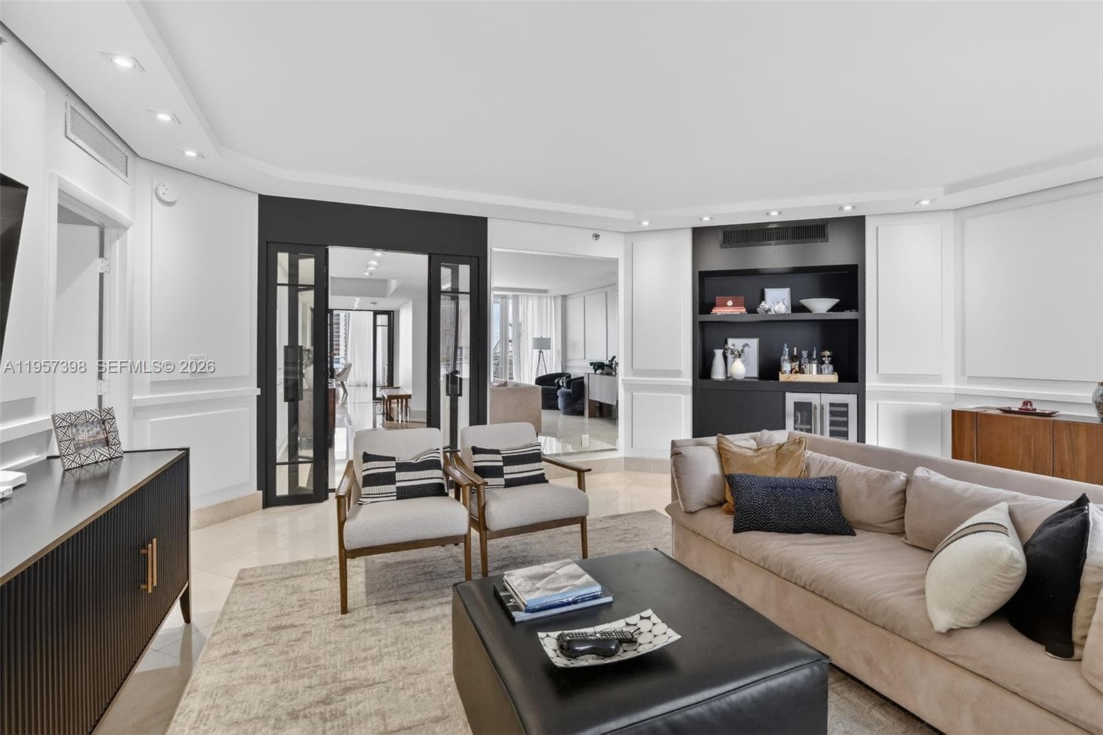 7000 Island Blvd 1109 photo 1
