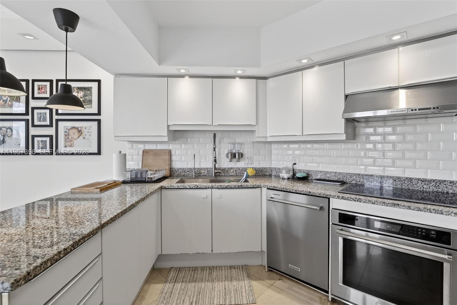 7000 Island Blvd 1109 photo 14