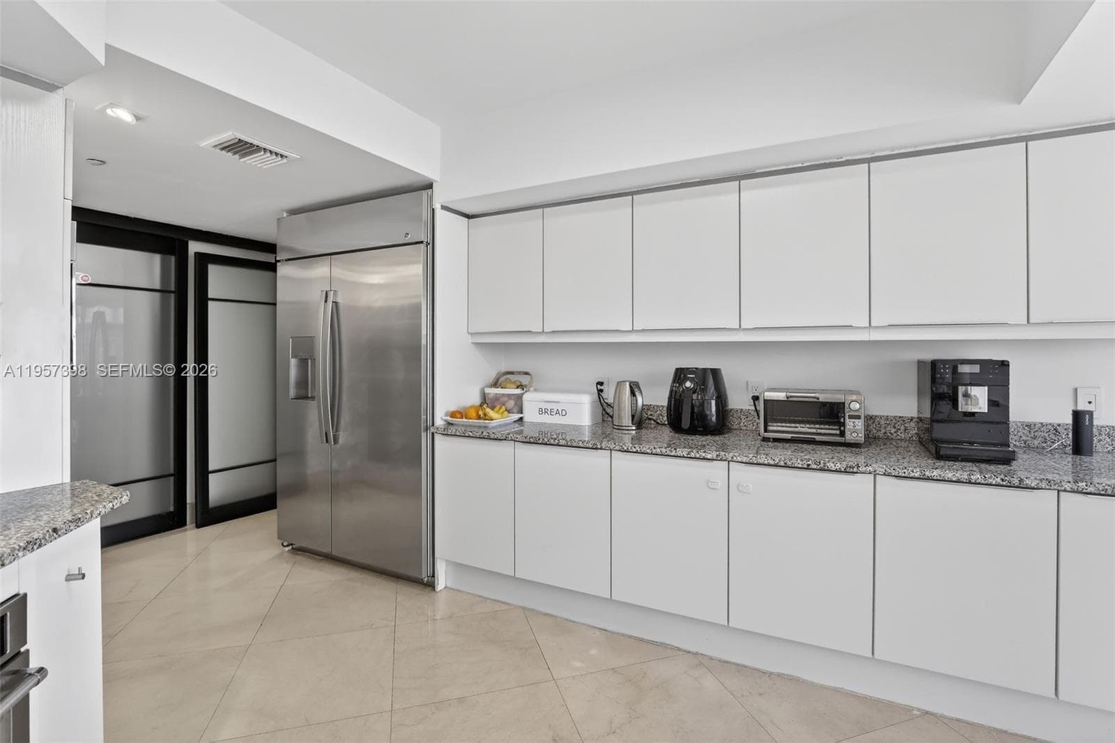 7000 Island Blvd 1109 photo 15