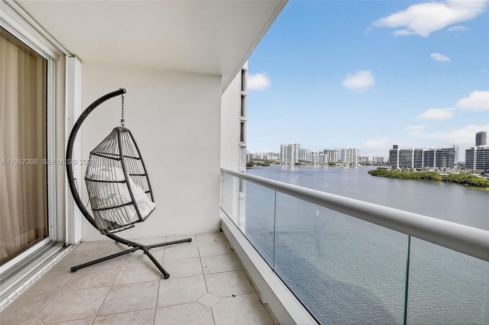 7000 Island Blvd 1109 photo 25
