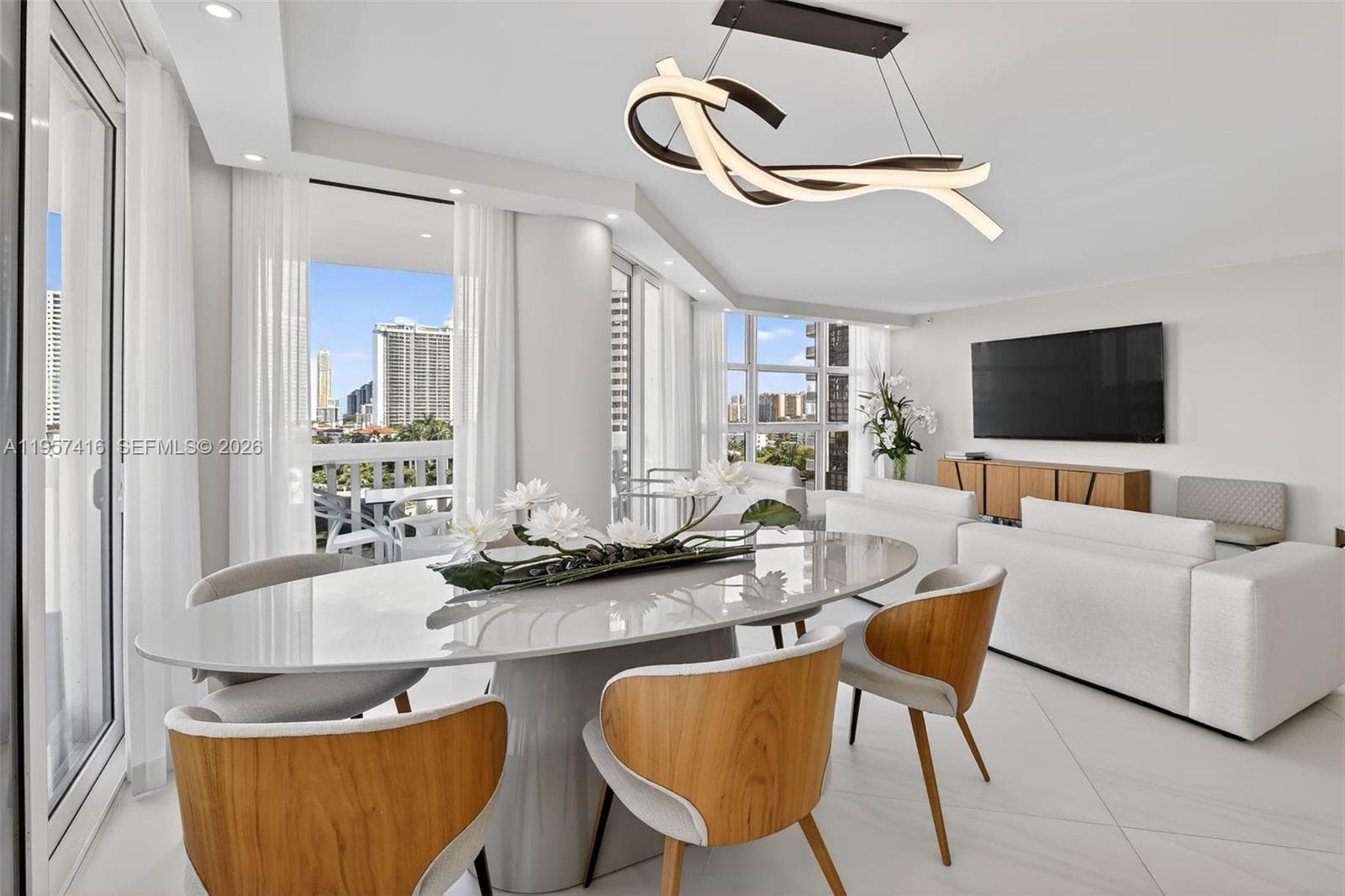 1000 W Island Blvd 1009 photo 14