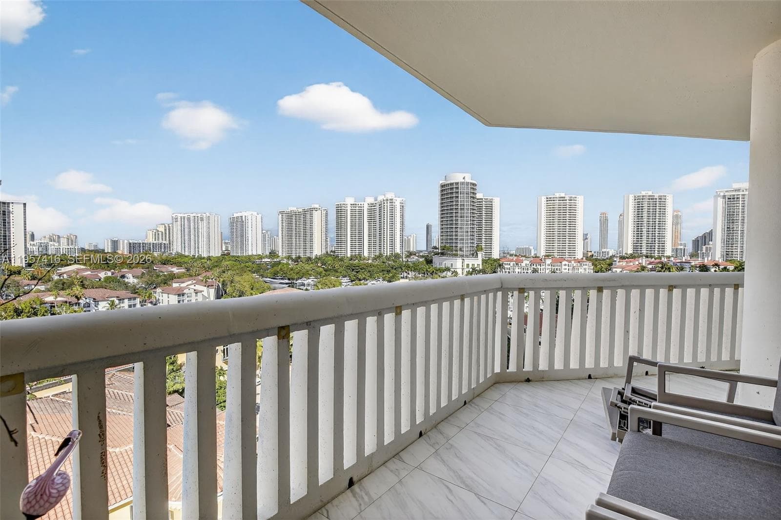 1000 W Island Blvd 1009 photo 15