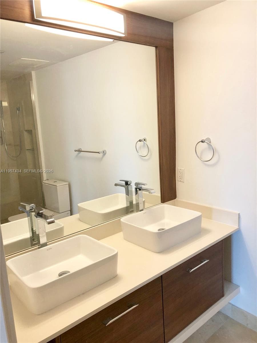 601 NE 27TH ST 801 photo 11