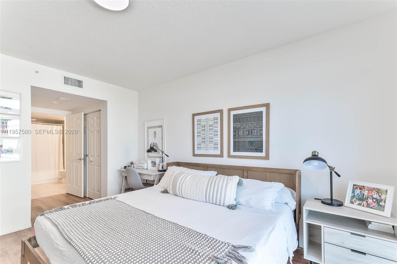 2080 Ocean Dr 506 photo 17
