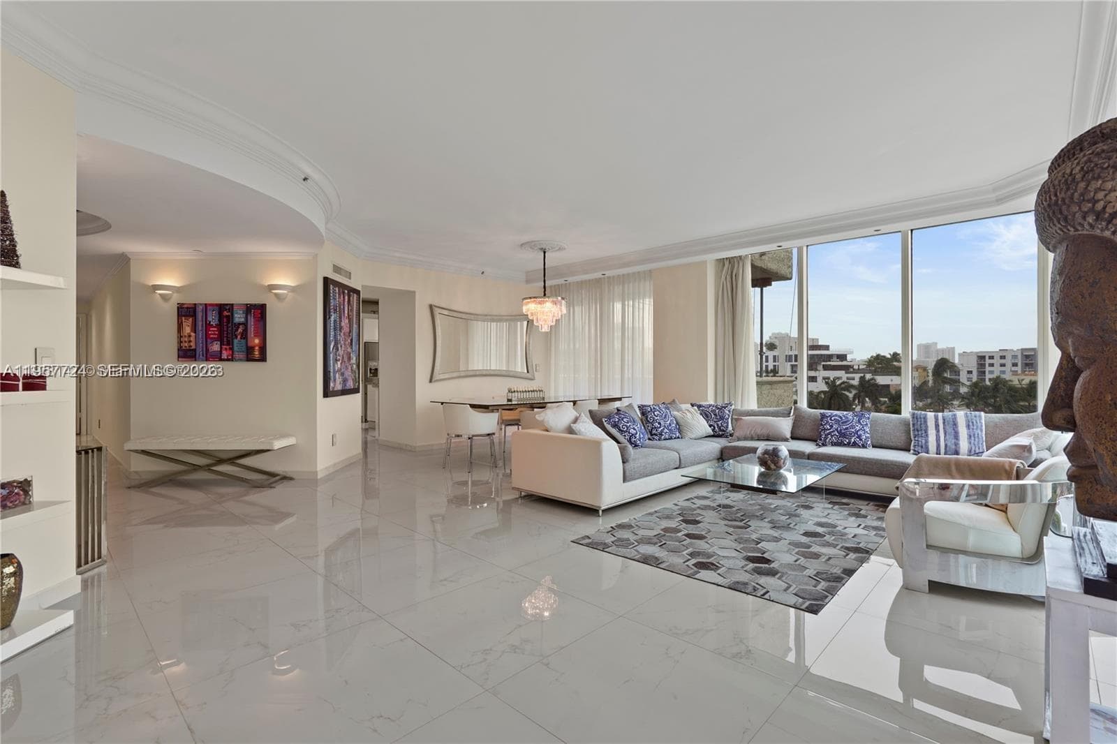 300 S Pointe Dr 605 photo 5