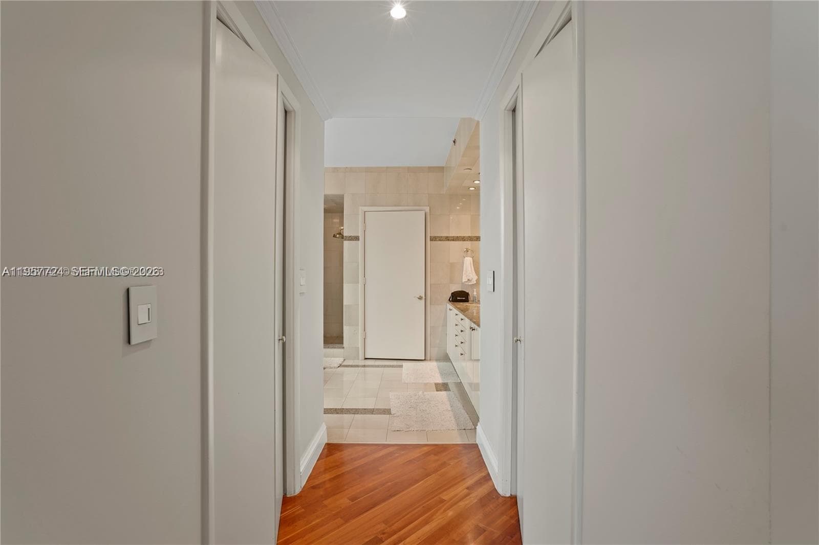 300 S Pointe Dr 605 photo 15