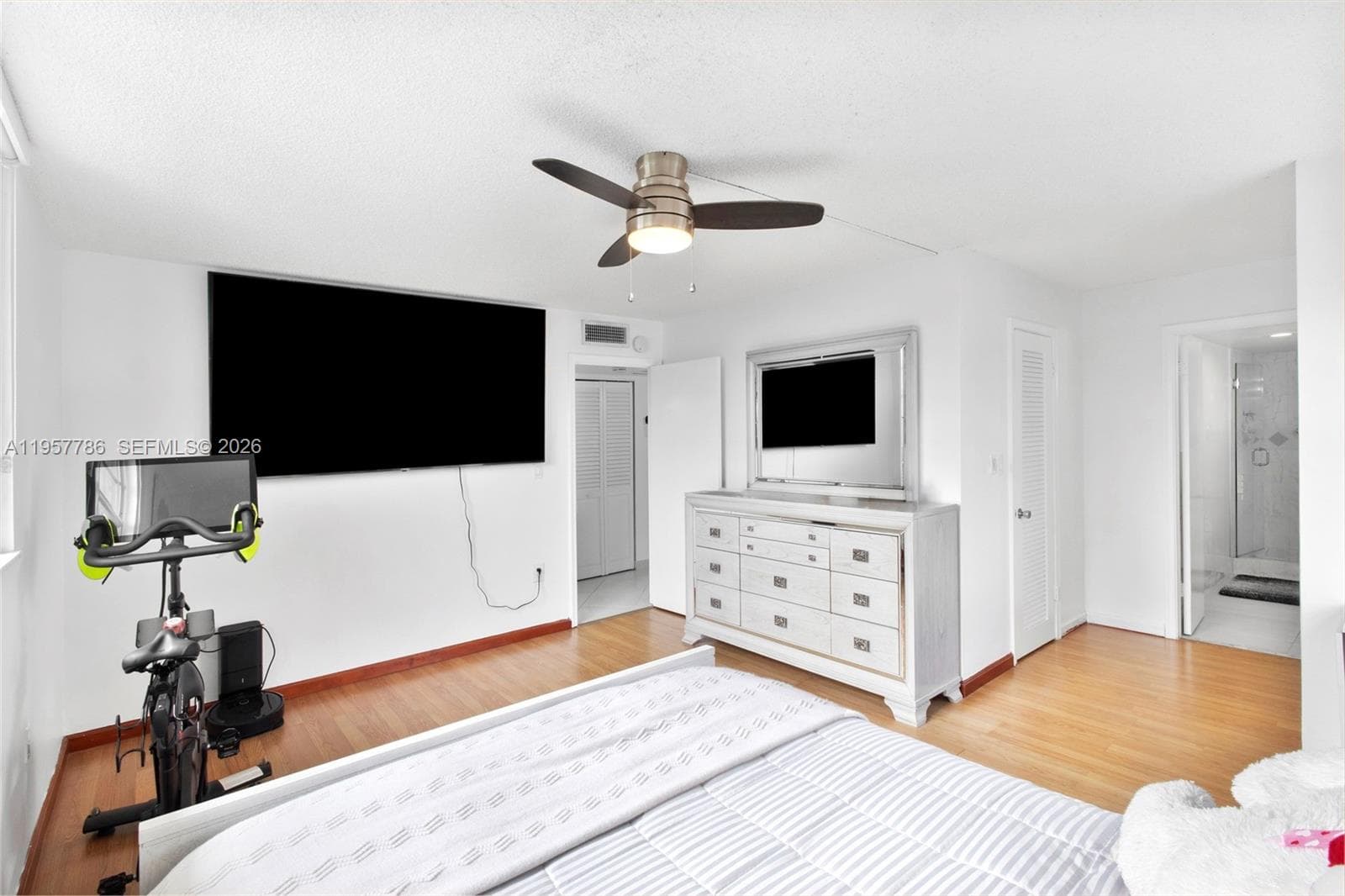 3600 NE 170th St 312 photo 5