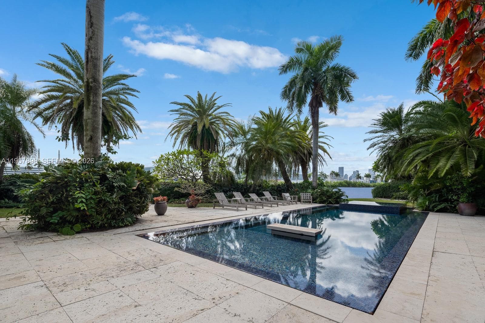 16 Palm Ave photo 11