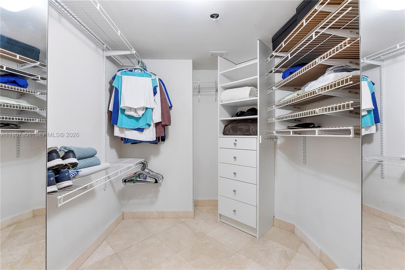 3500 Mystic Pointe Dr 1407 photo 17