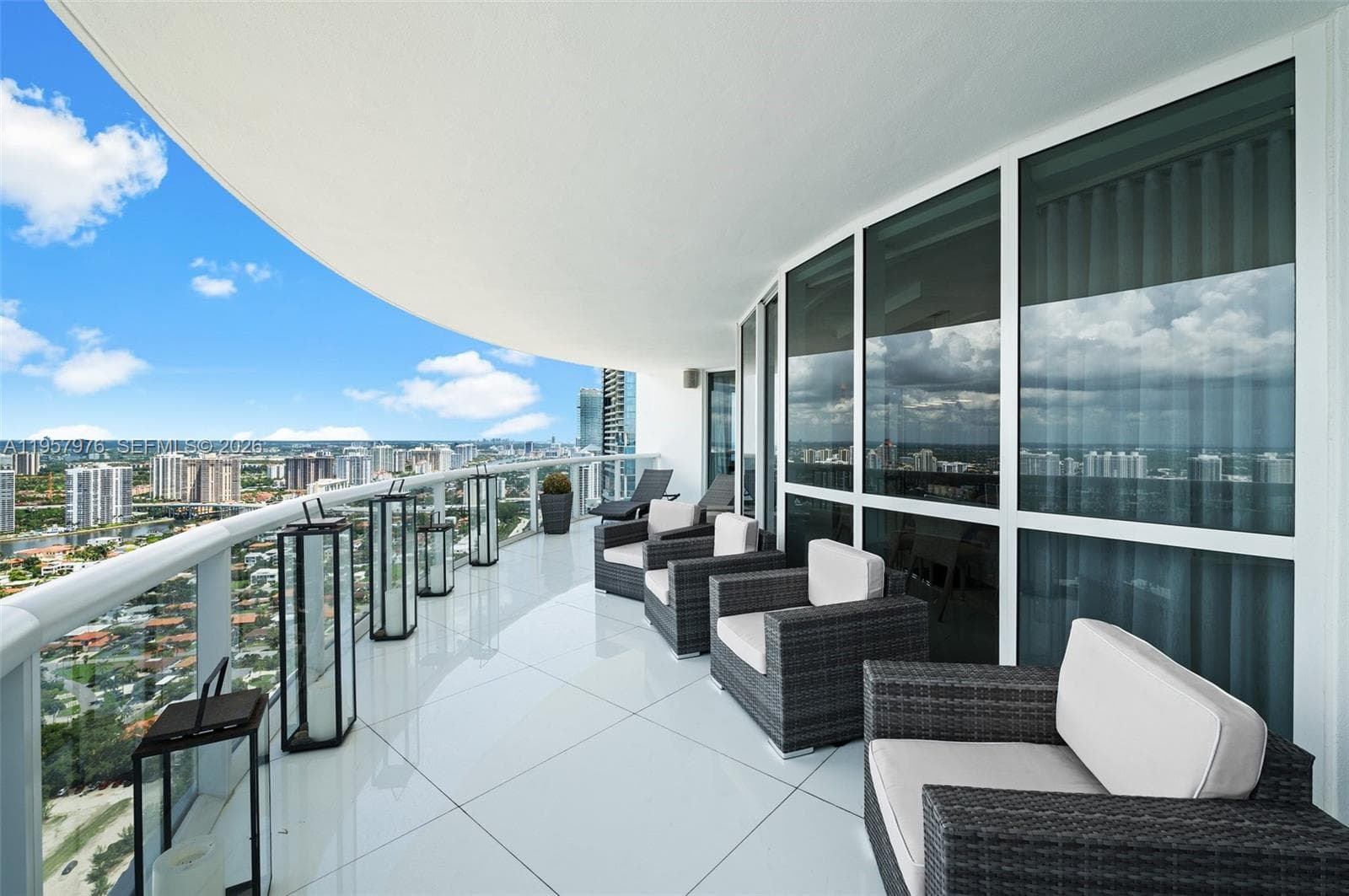 18201 Collins Ave 3