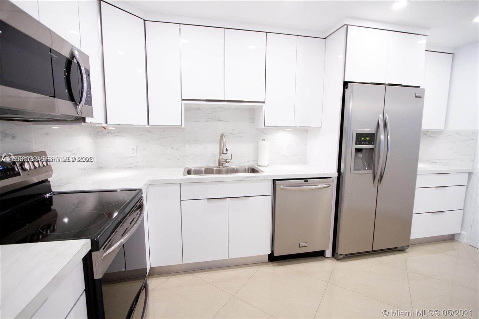 3801 S Ocean Dr PH16S photo 2