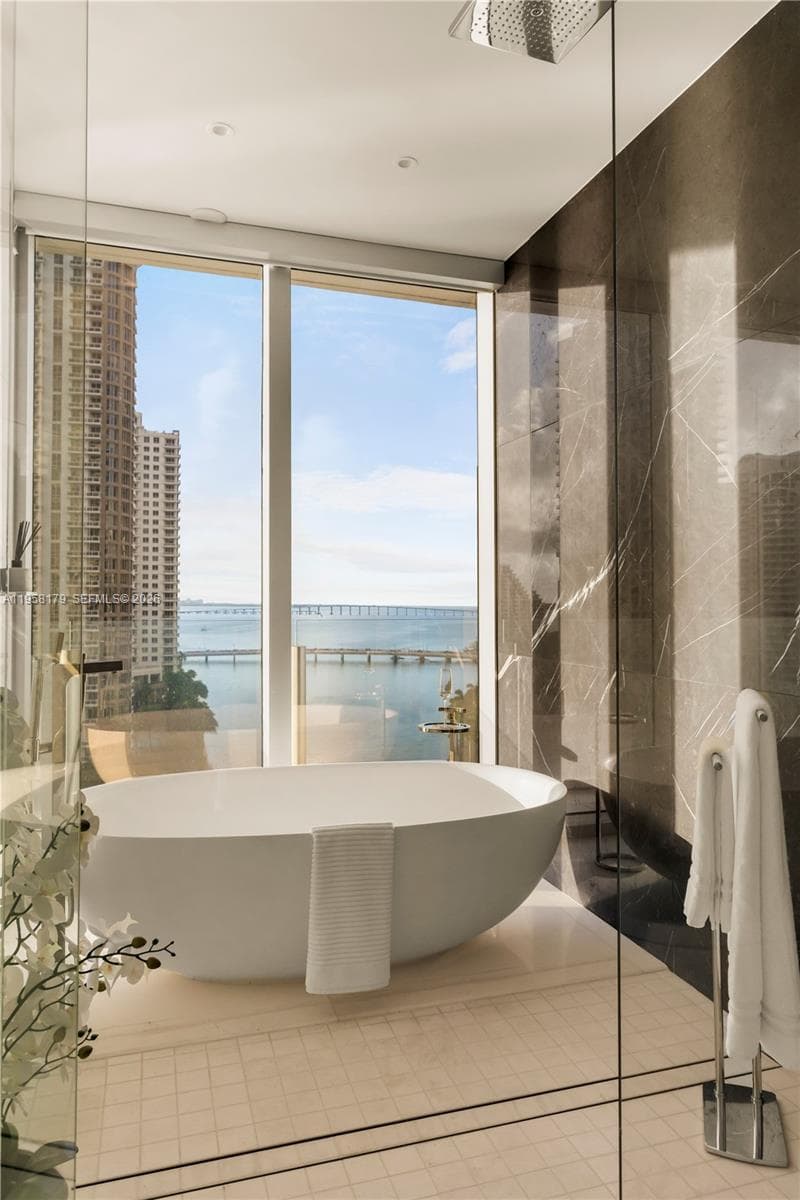 300 Biscayne Bvld Way 1101 E photo 23