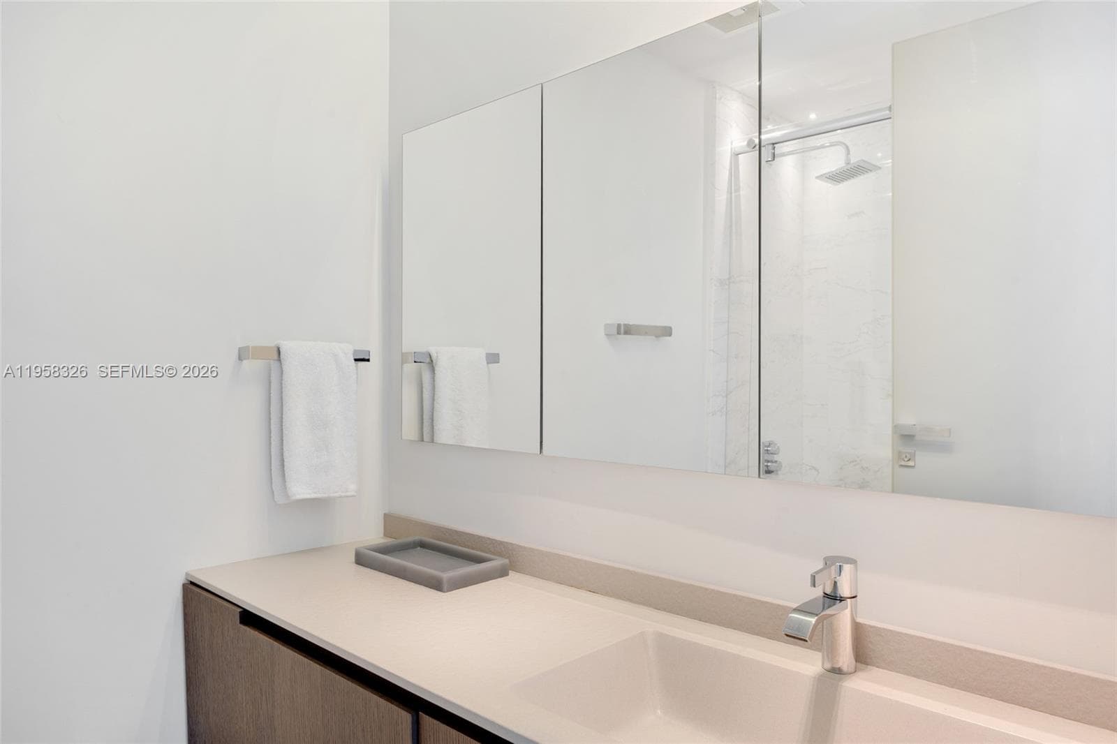 350 Ocean Dr 701N photo 24