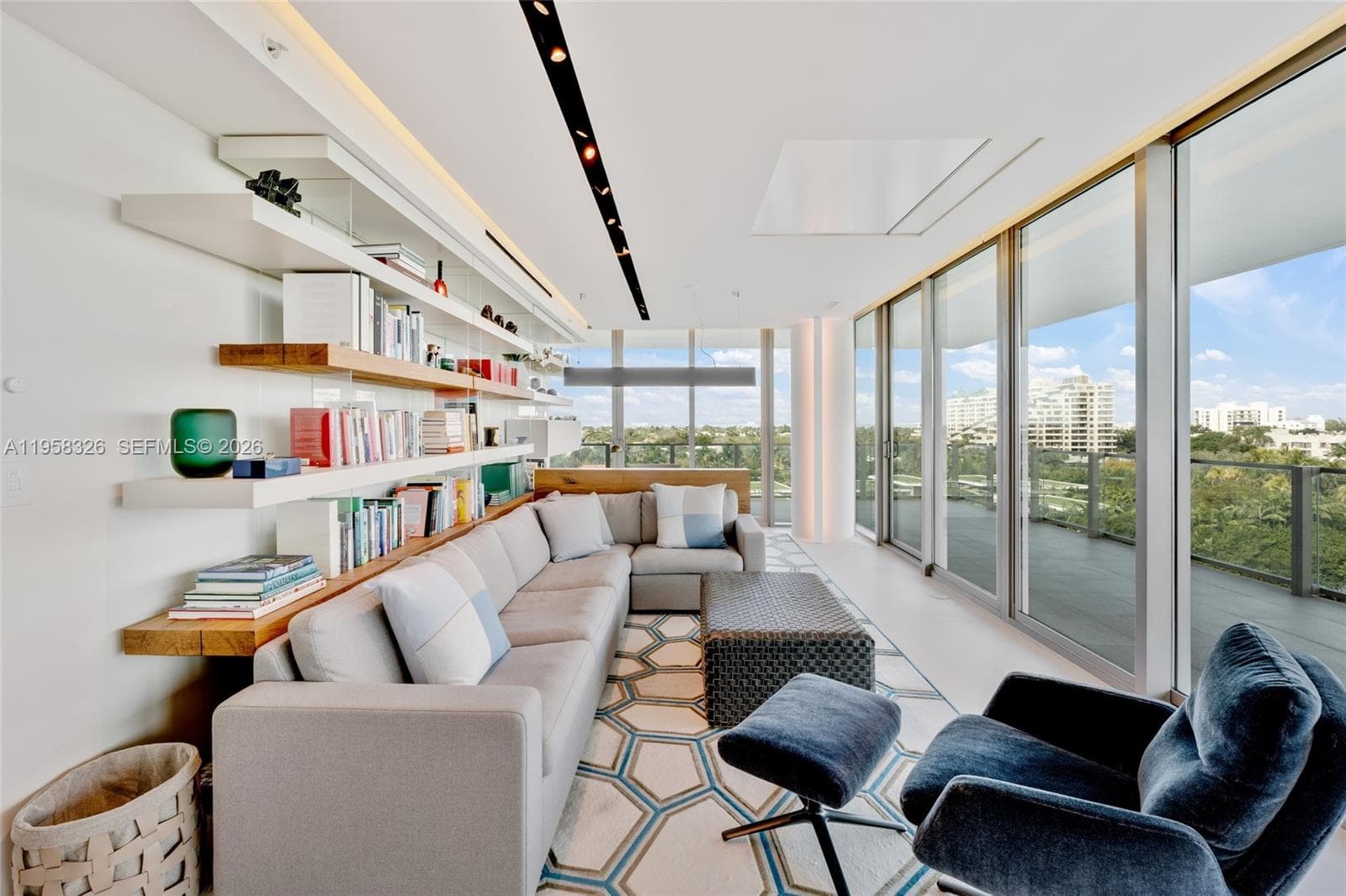 350 Ocean Dr 701N photo 19