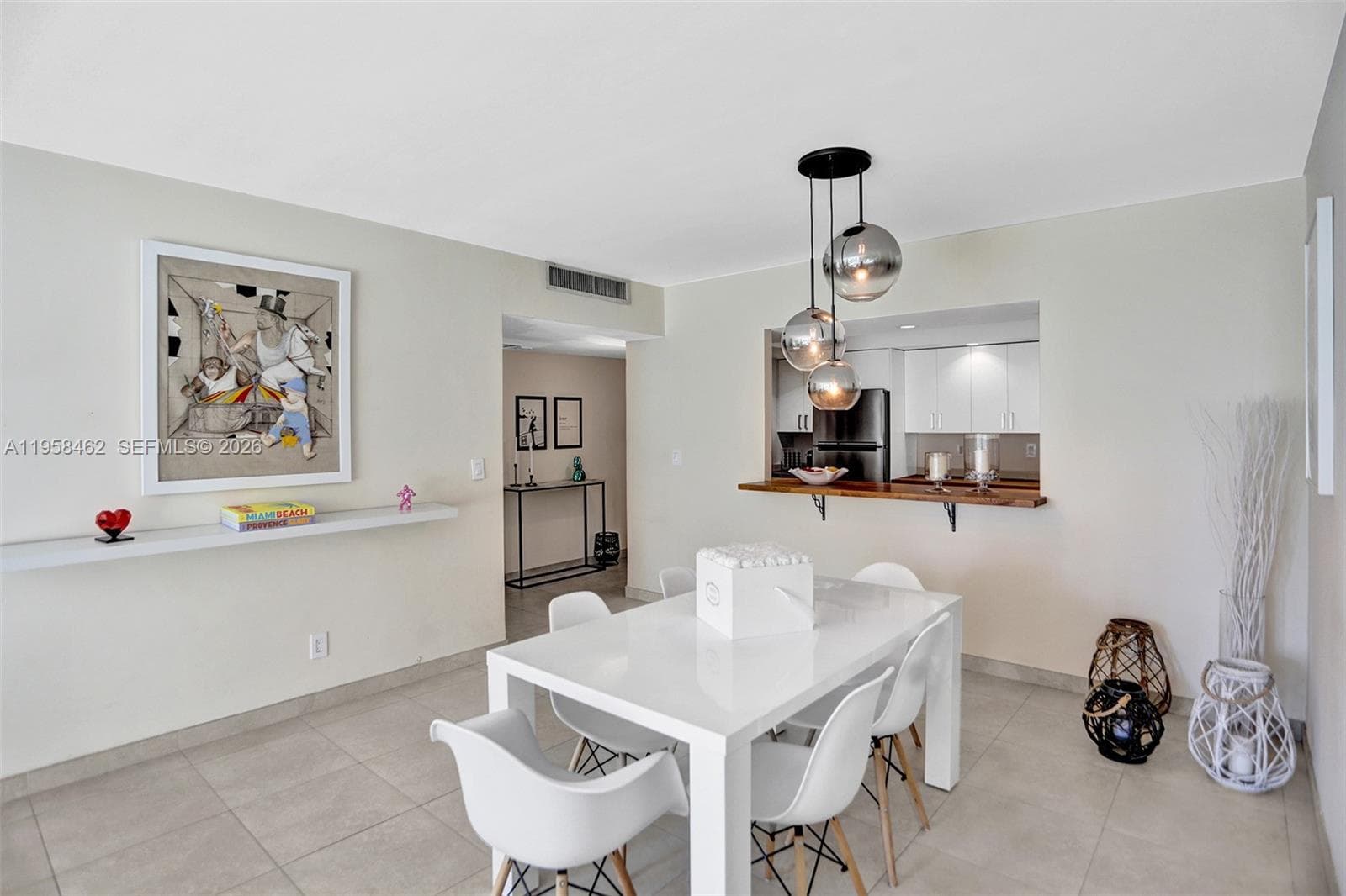 19390 Collins Ave 302A photo 11