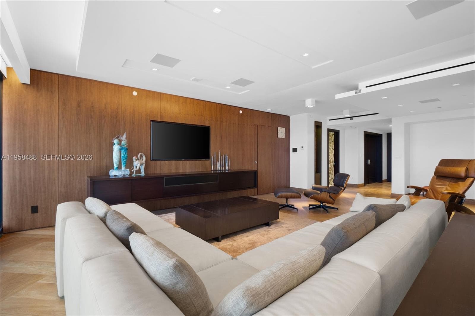 9999 Collins Ave 3E photo 9