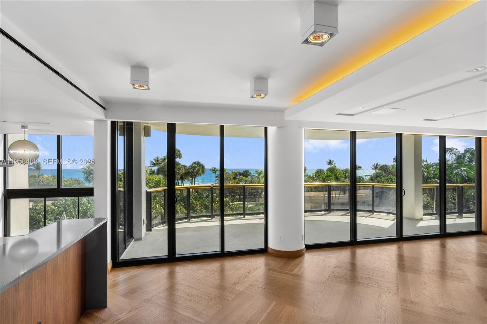 9999 Collins Ave 4