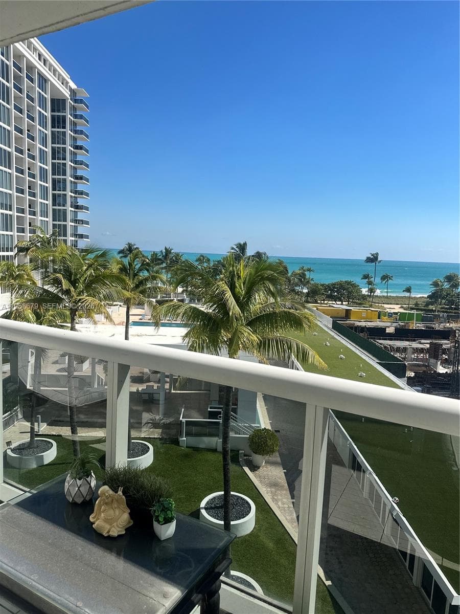 10275 Collins Ave 420 photo 17