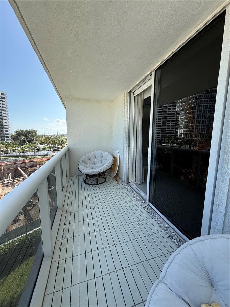10275 Collins Ave 420 photo 12