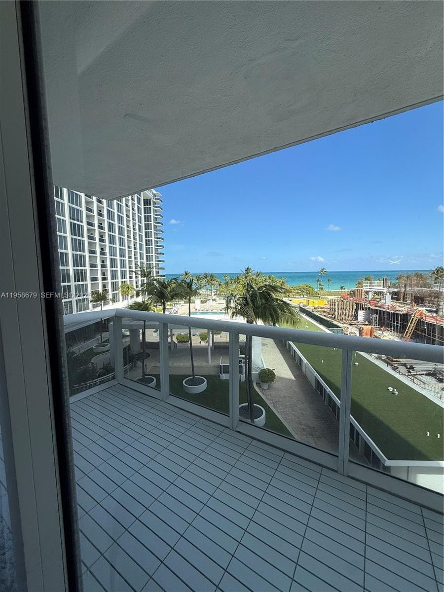 10275 Collins Ave 420 photo 18
