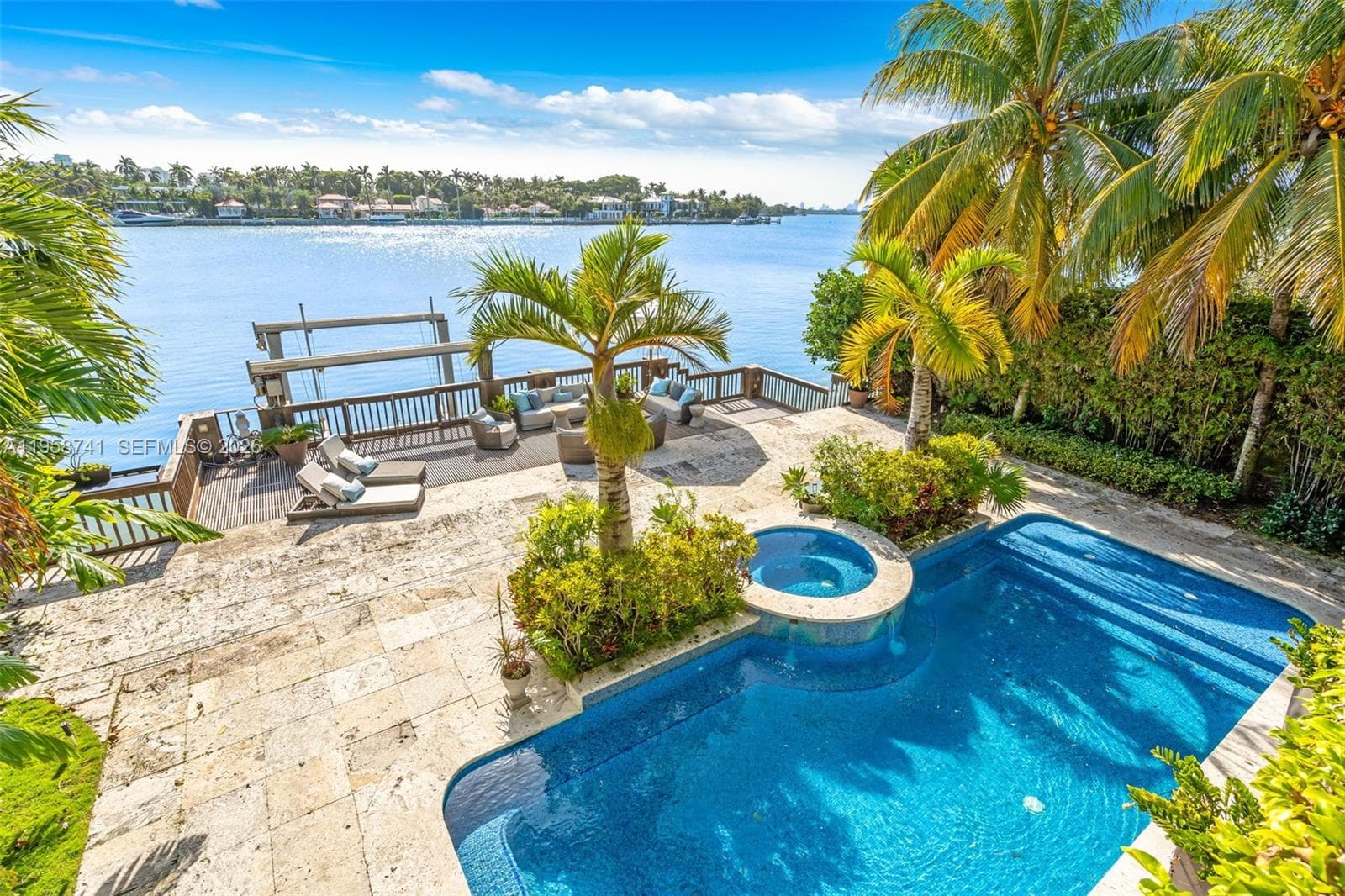 1398 Bay Dr 1