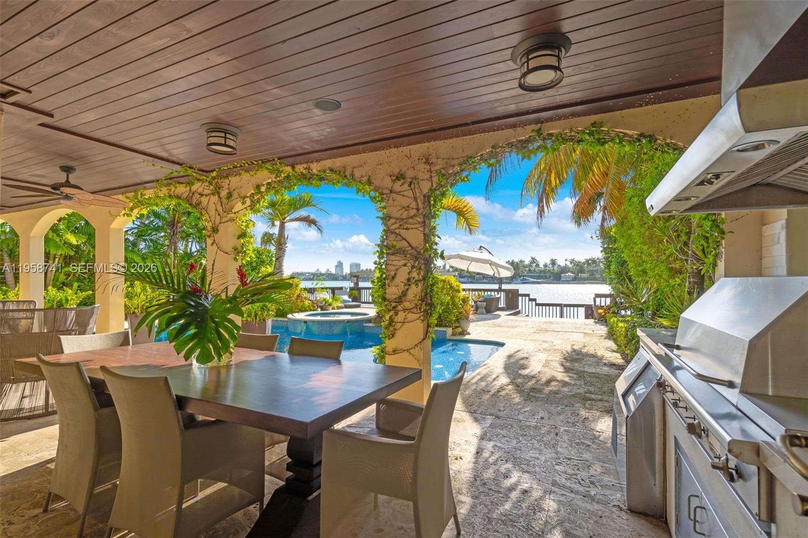 1398 Bay Dr photo 24