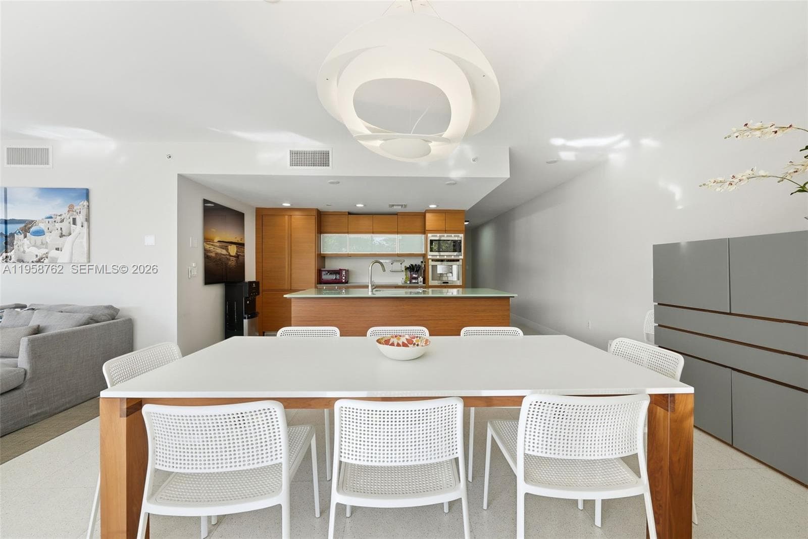 5875 Collins Ave 3
