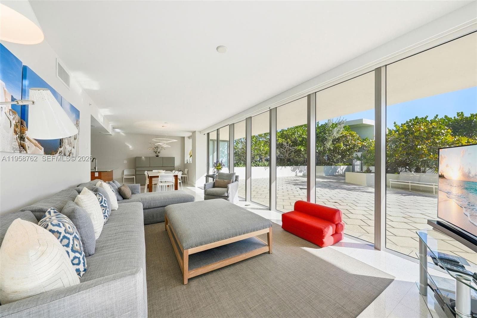 5875 Collins Ave 1