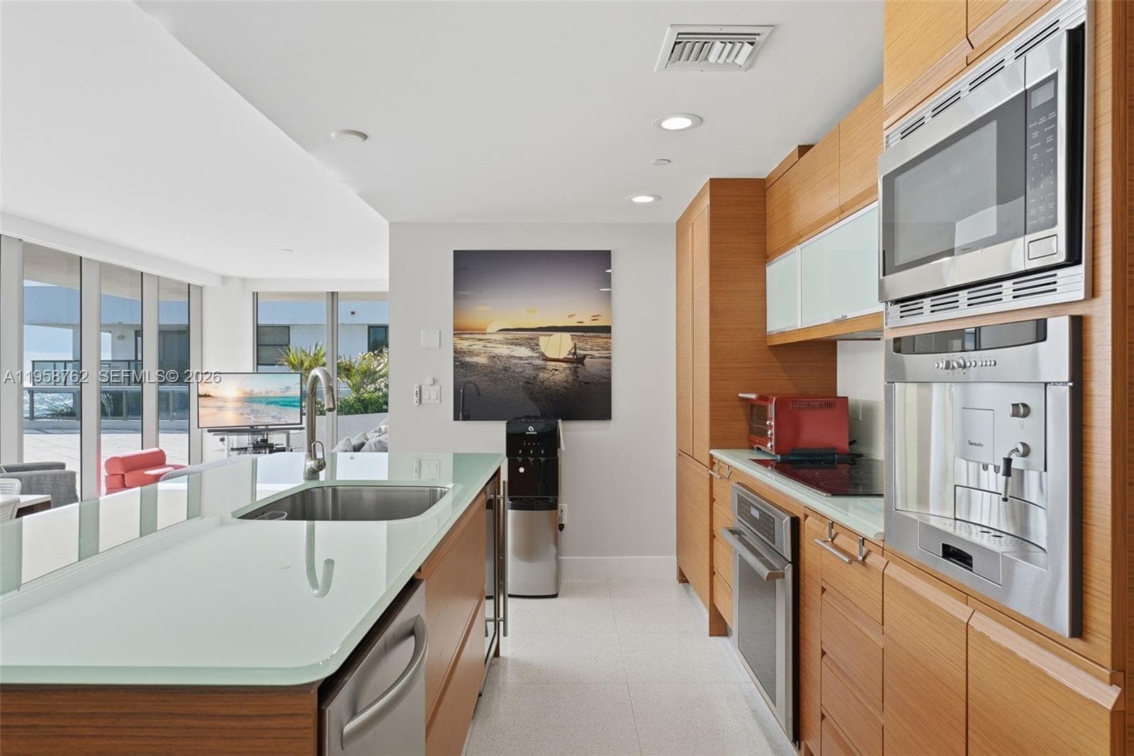 5875 Collins Ave 5