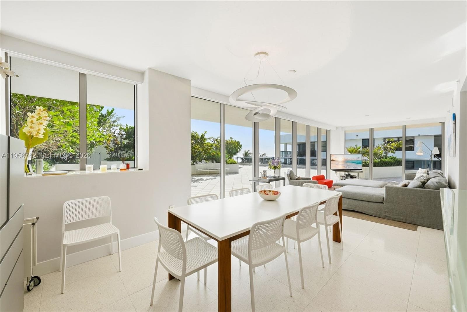5875 Collins Ave 4