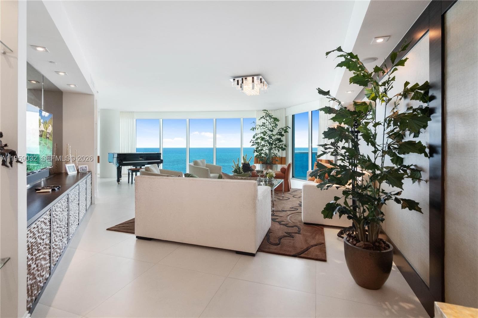 2711 Ocean Dr 5