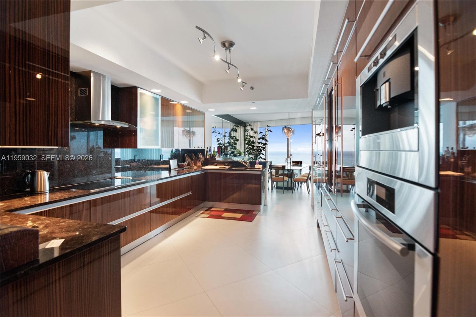 2711 Ocean Dr 2205 photo 18