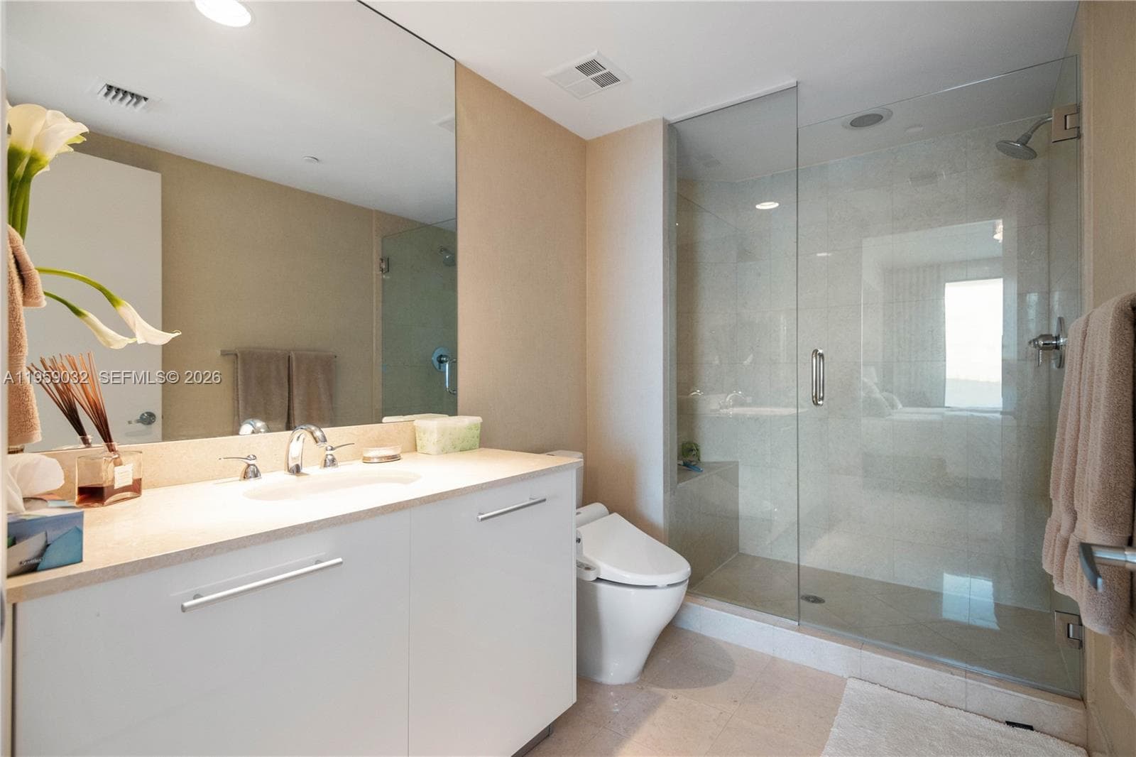 2711 Ocean Dr 2205 photo 15