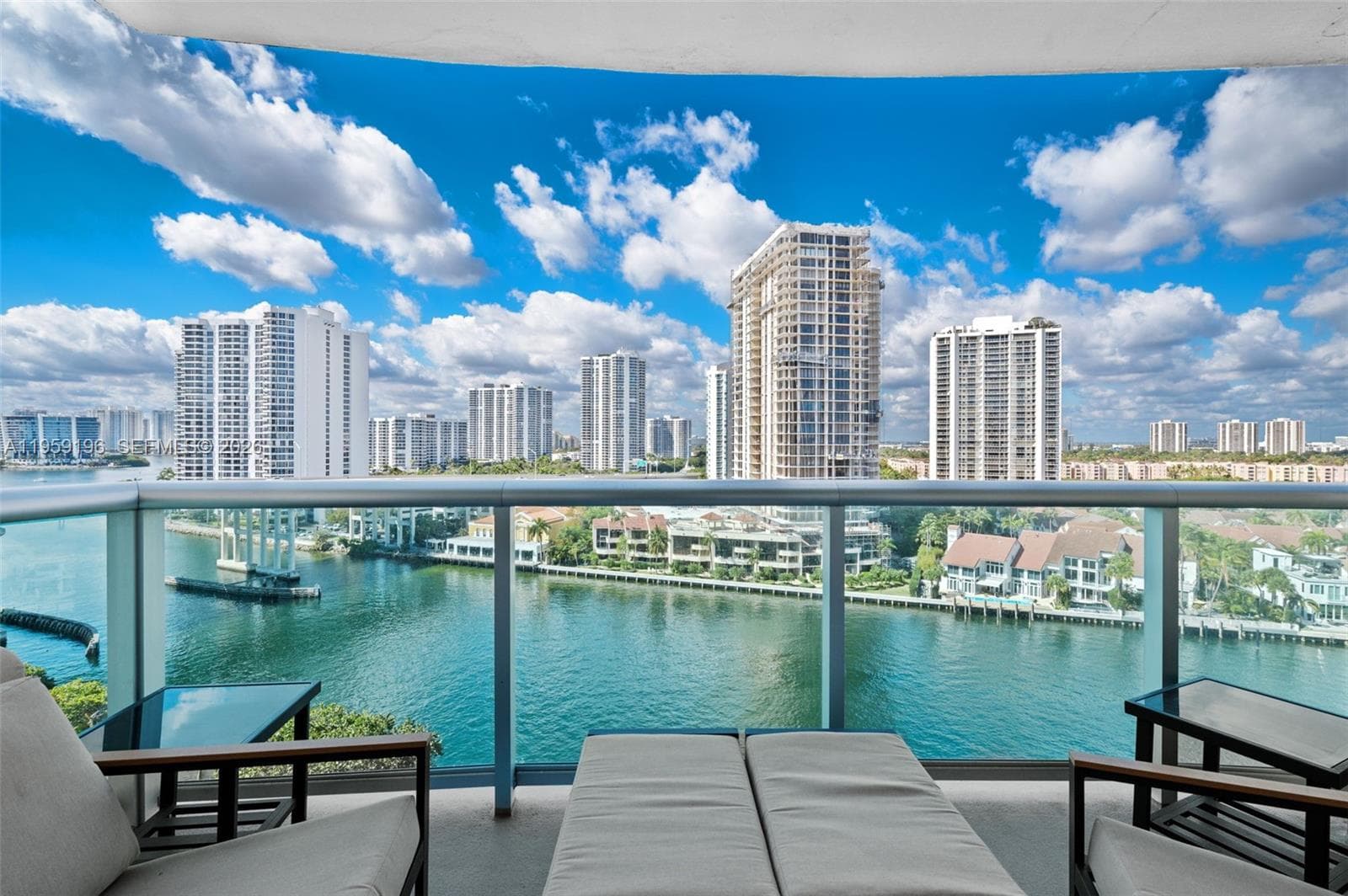 19390 Collins Ave 1223 photo 3