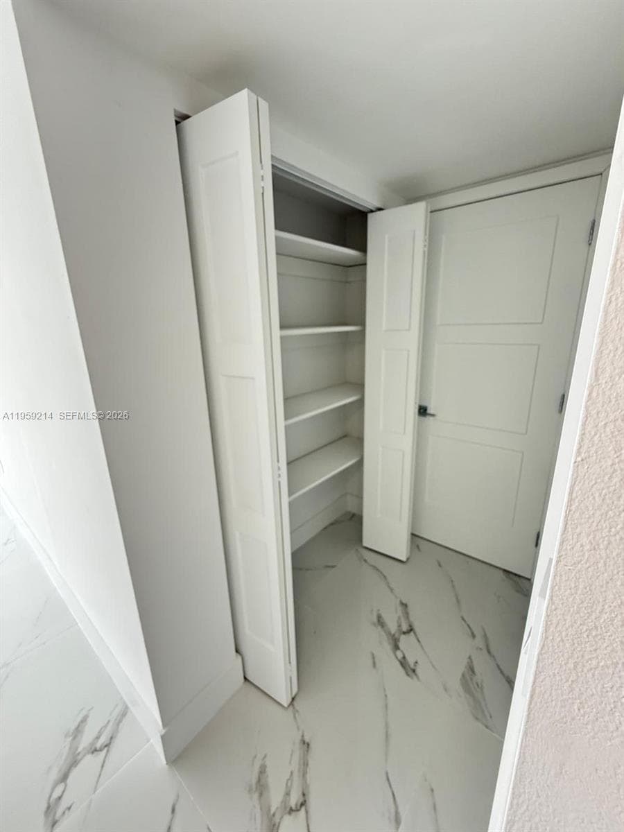 16850 S Glades Dr 4J photo 14