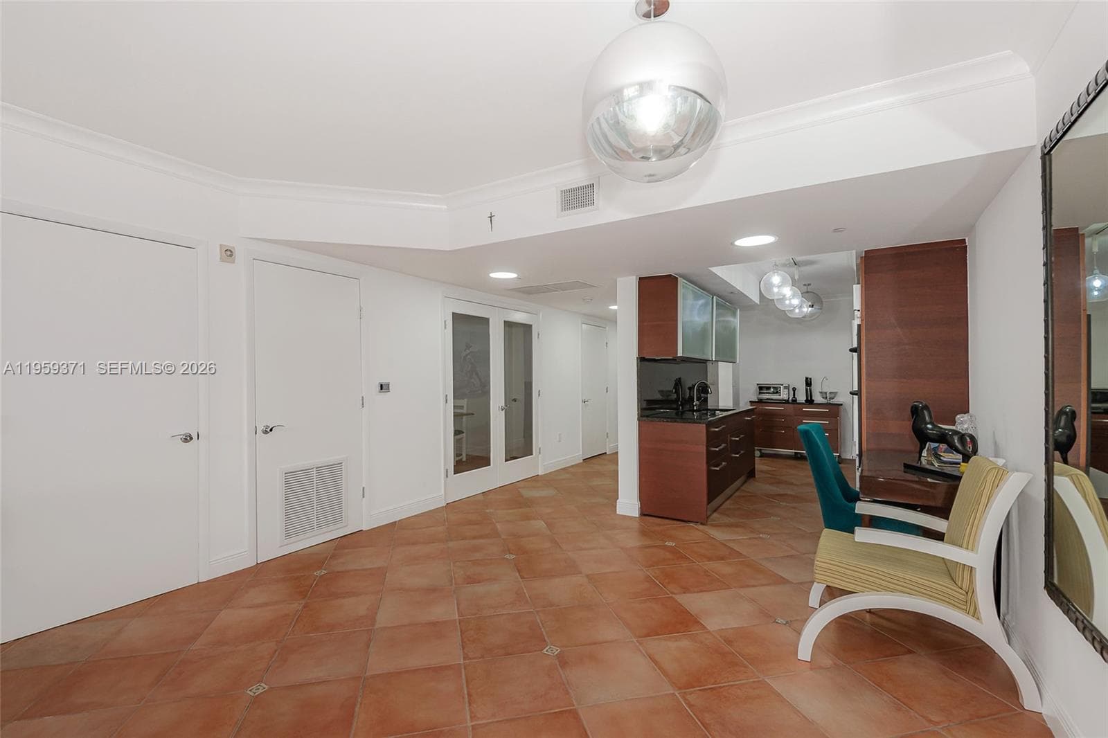 1850 Ocean Dr 408 photo 7