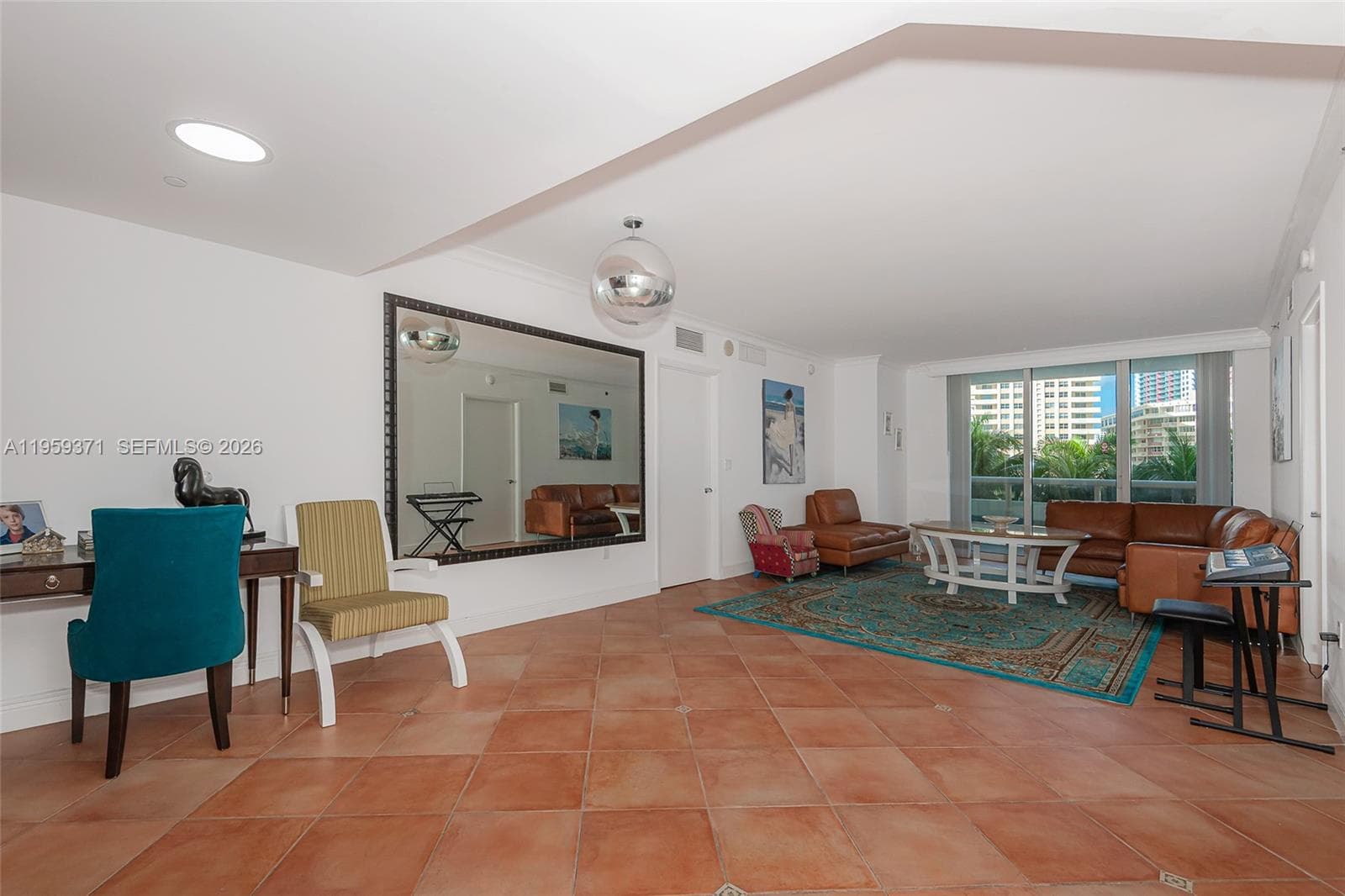 1850 Ocean Dr 5
